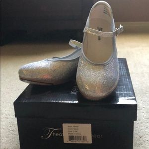 Brand New Sparkly Silver Tap Shoes size 3